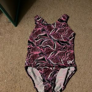 AM Gk gymnastics Leo